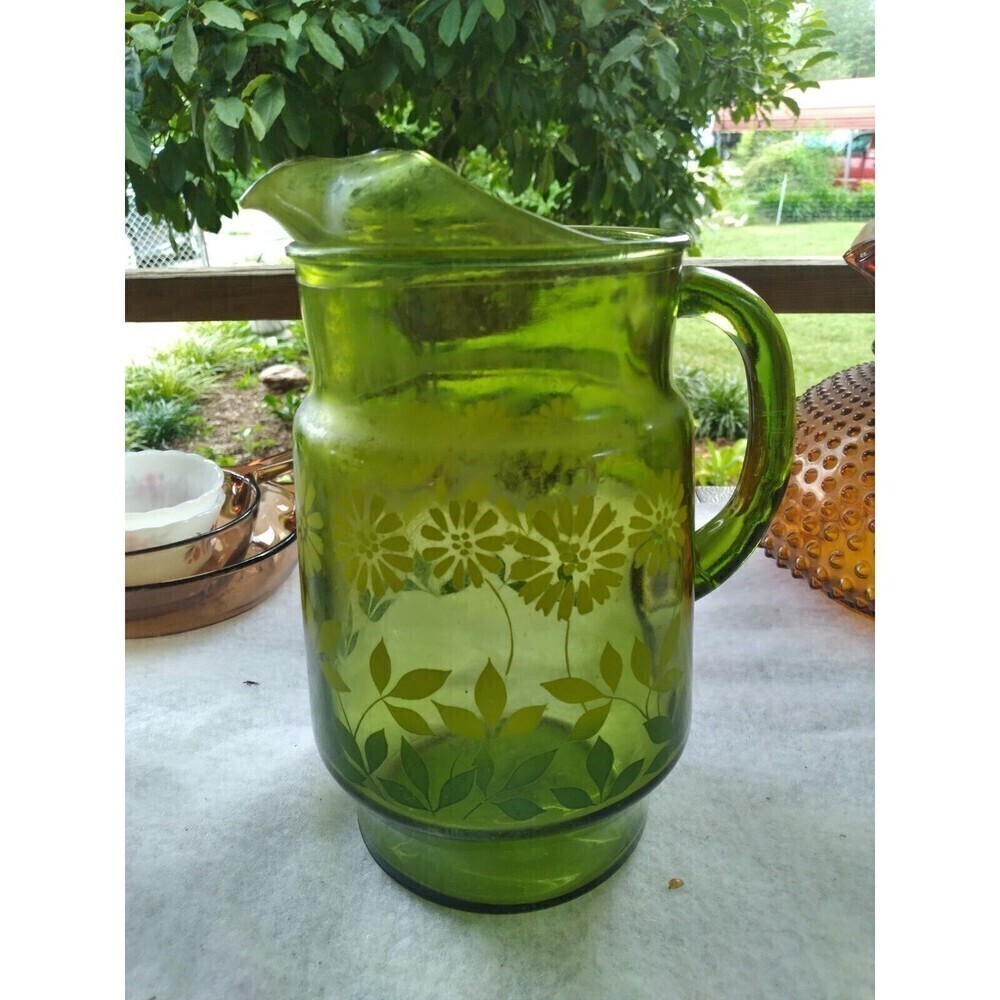 Vintage Retro 1970s Avocado Green Daisy Beverage Pitcher Flowers Ice Lip